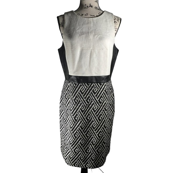Limited Edition 4. Collective Black and white Asymmetrical Pattern Knit Dress - Picture 1 of 8